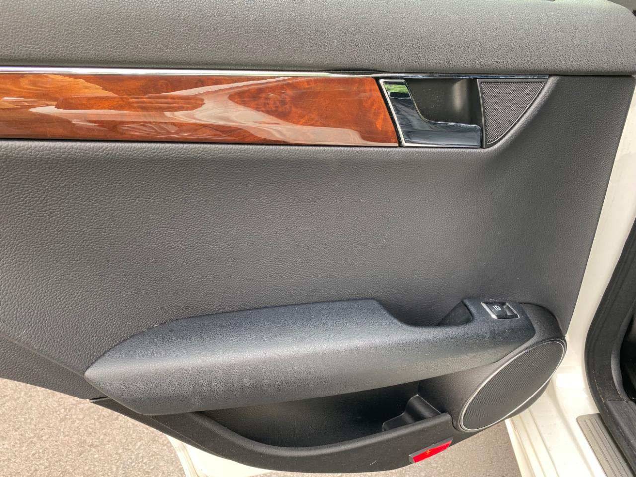 Mercedes-Benz C-Class 4dr Sdn 3.0L Sport 4MATIC 2009