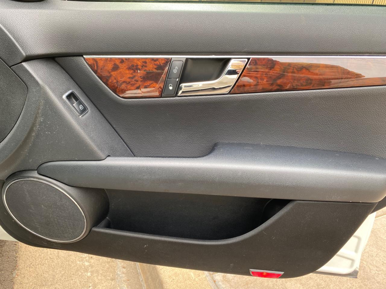 Mercedes-Benz C-Class 4dr Sdn 3.0L Sport 4MATIC 2009