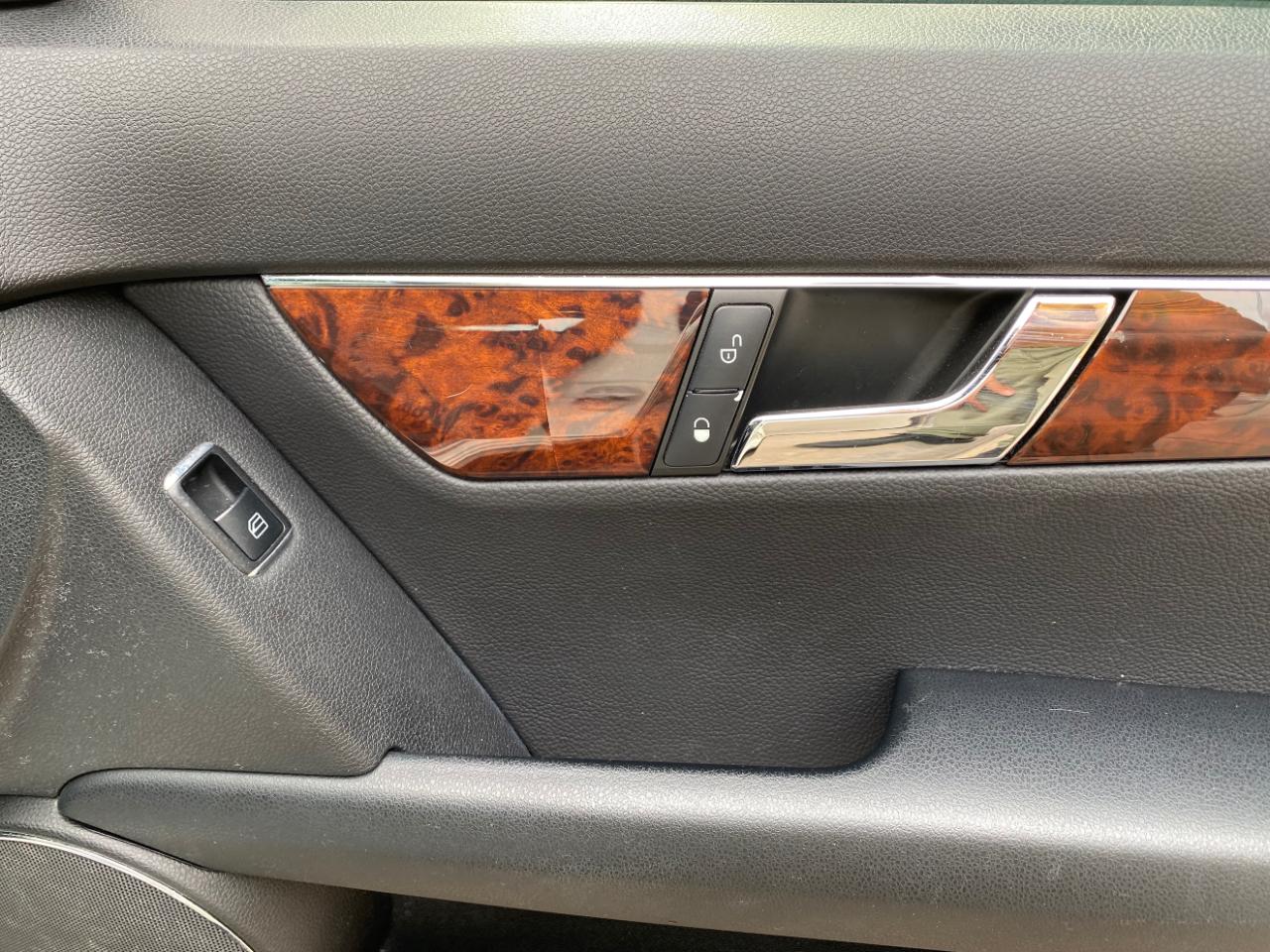 Mercedes-Benz C-Class 4dr Sdn 3.0L Sport 4MATIC 2009