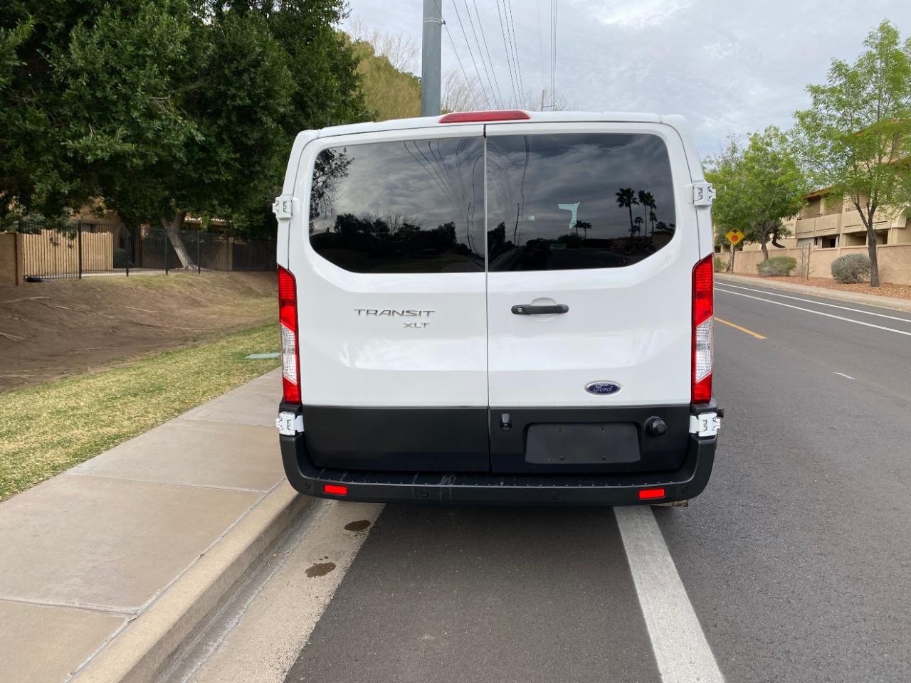 Ford Transit Passenger Wagon T-350 148" Low Roof XLT RWD 2020