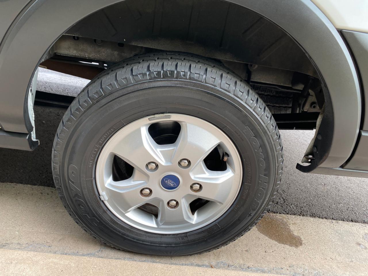 Ford Transit Passenger Wagon T-350 148" Low Roof XLT RWD 2020