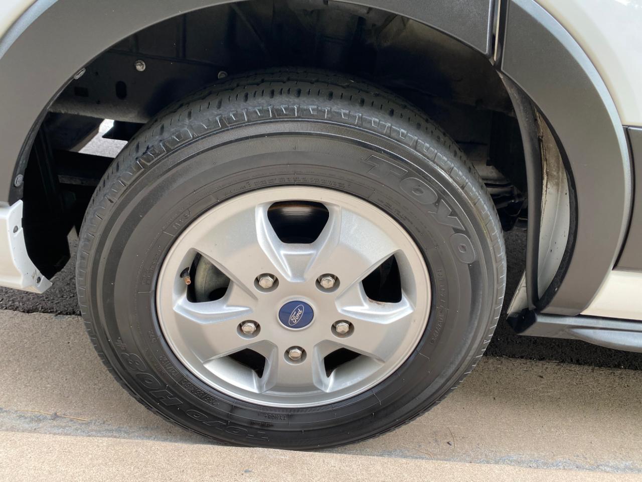 Ford Transit Passenger Wagon T-350 148" Low Roof XLT RWD 2020