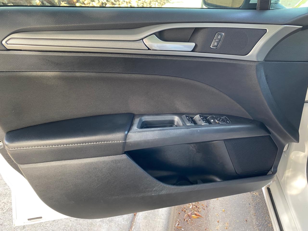 Ford Fusion SE FWD 2019