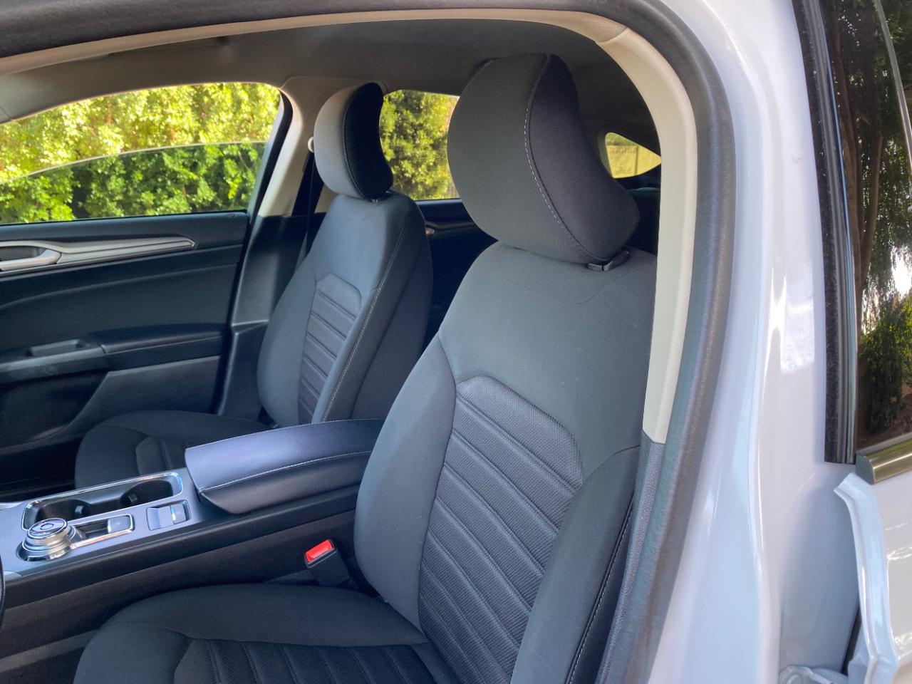 Ford Fusion SE FWD 2019