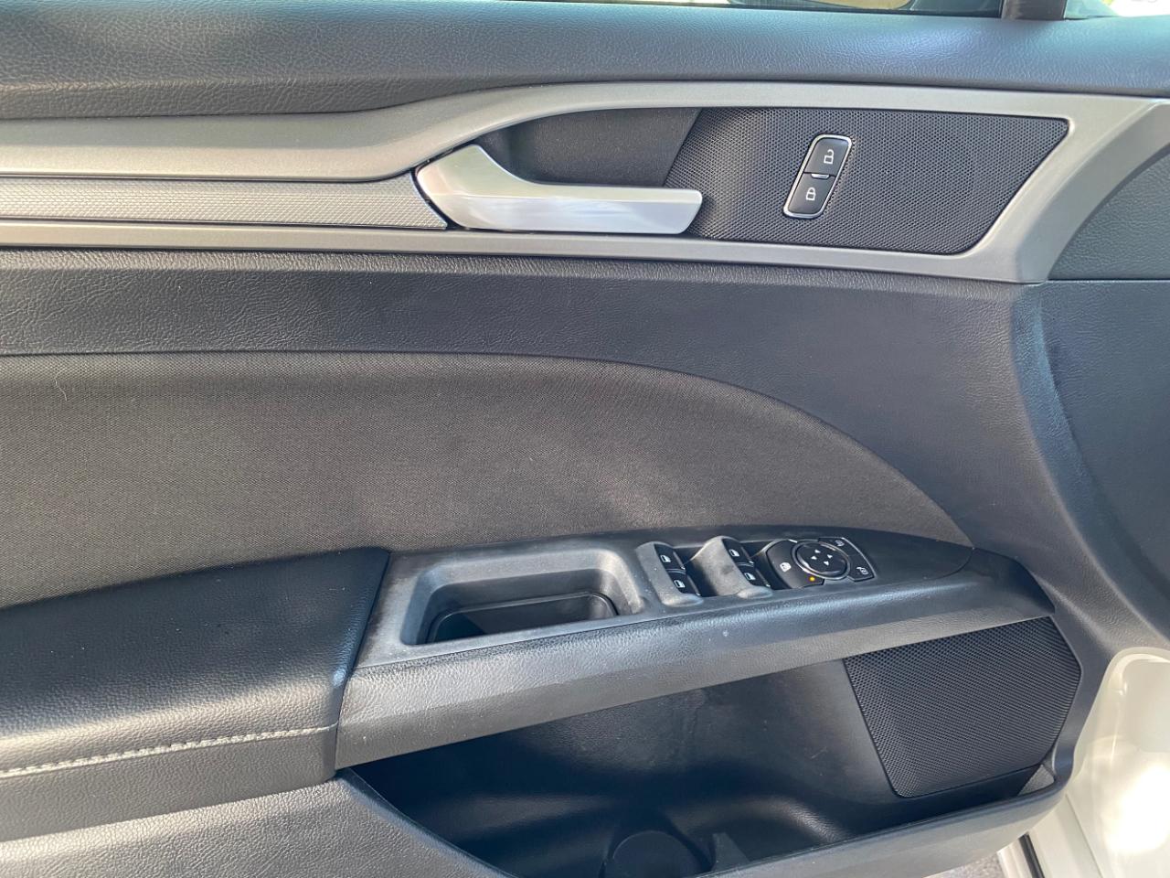 Ford Fusion SE FWD 2019