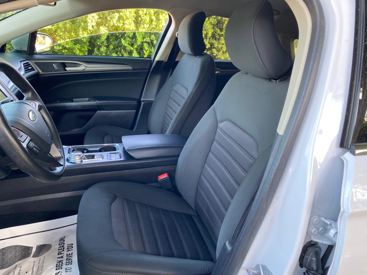 Ford Fusion SE FWD 2019