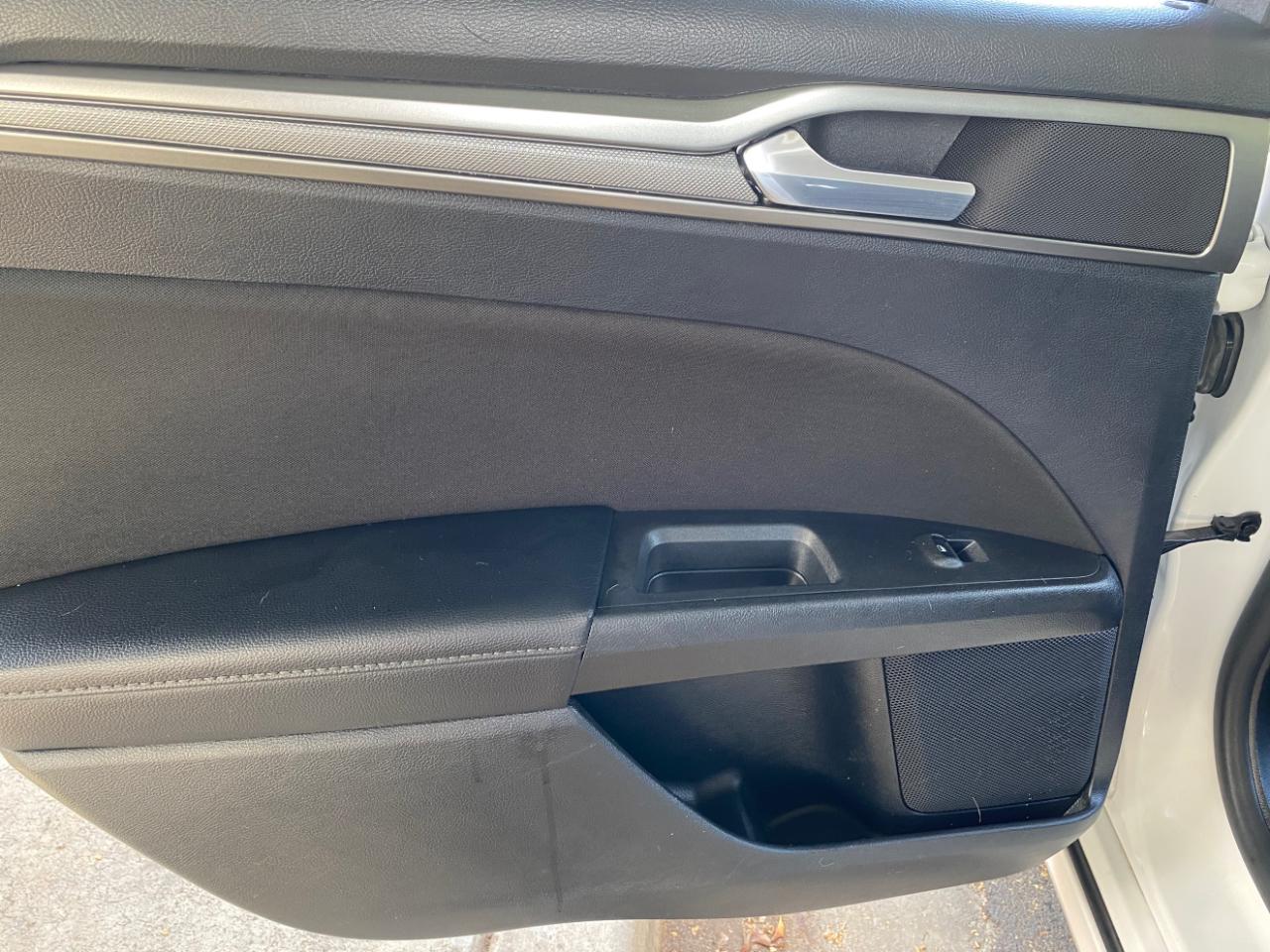 Ford Fusion SE FWD 2019