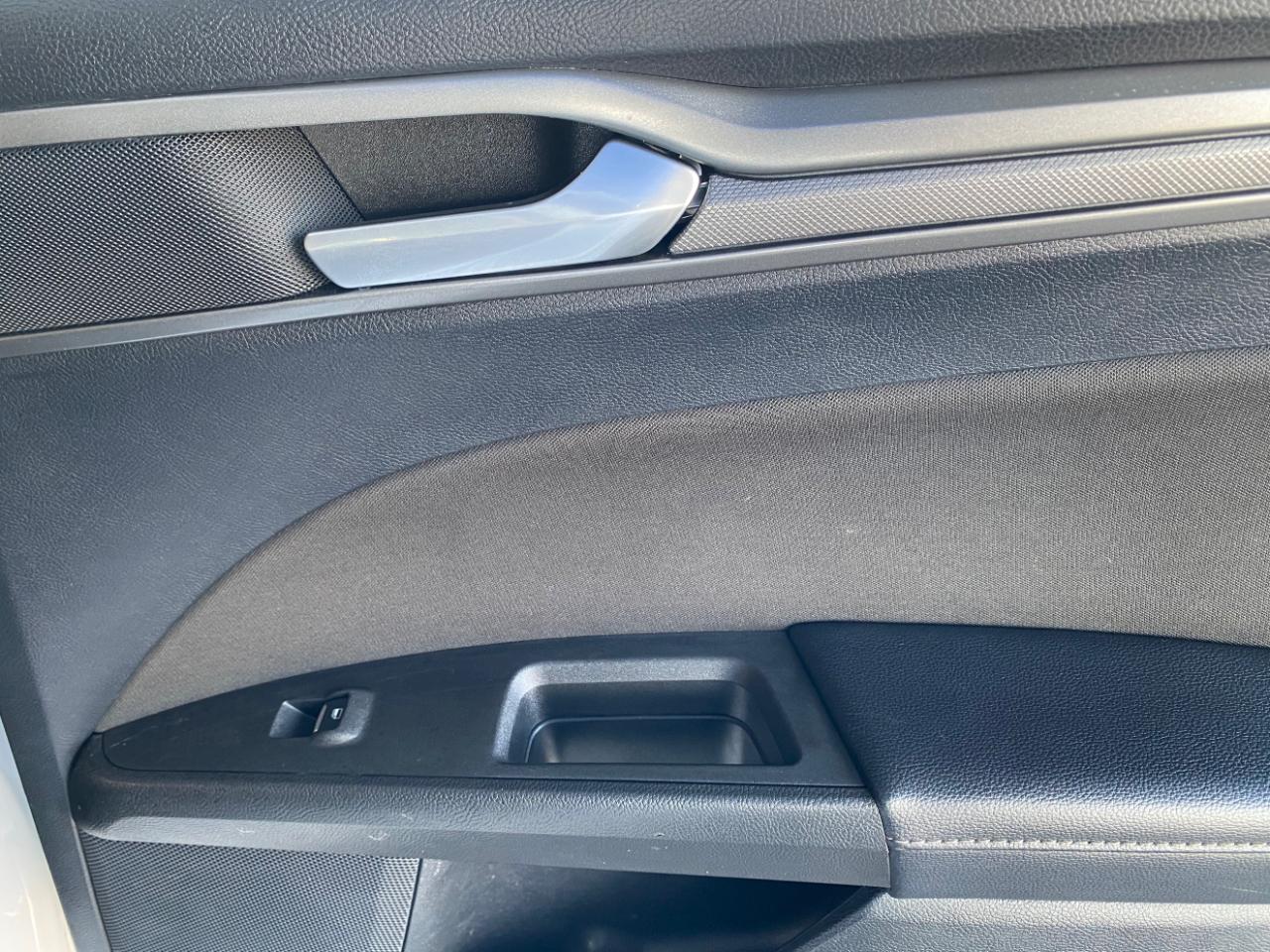 Ford Fusion SE FWD 2019