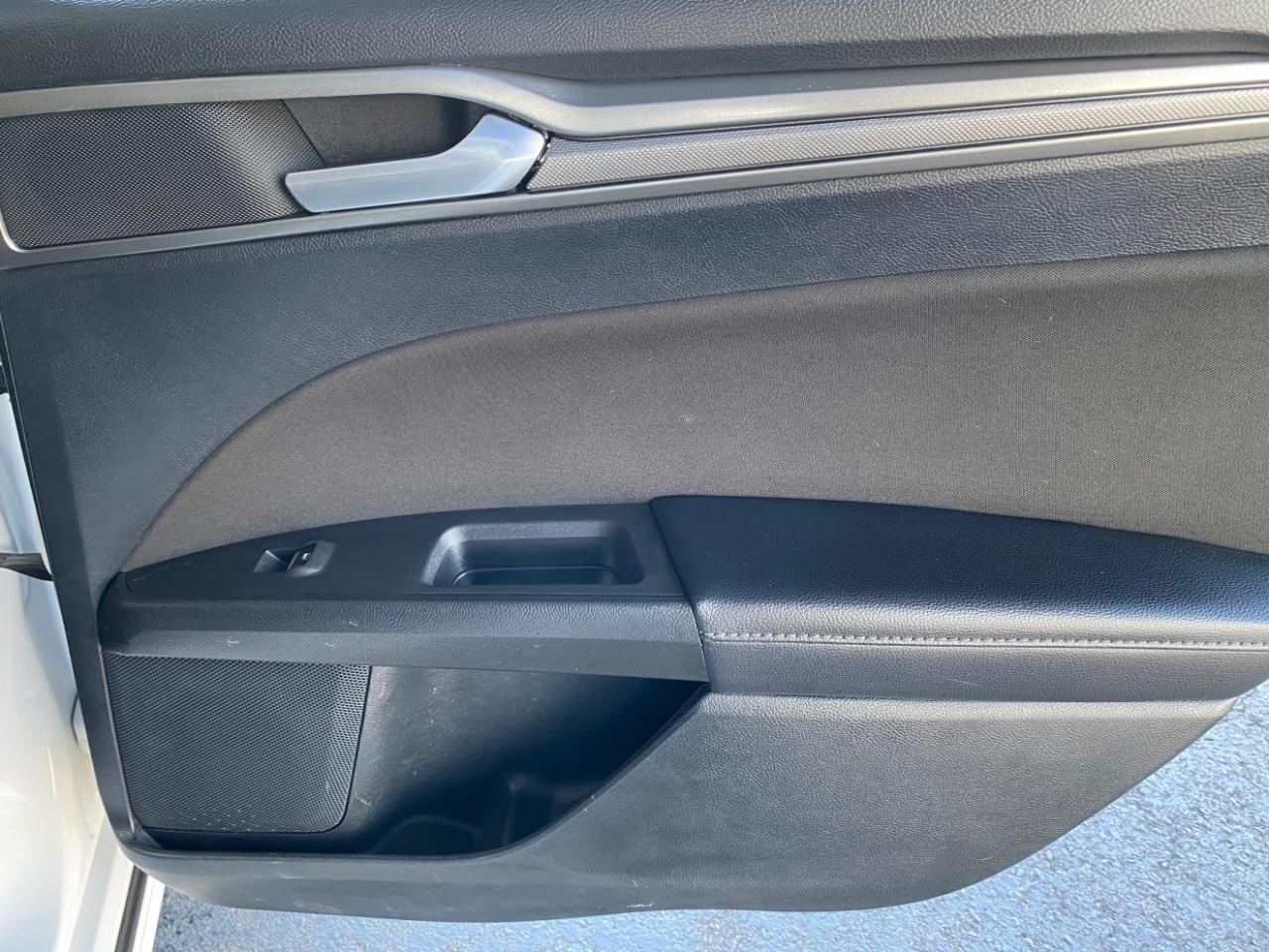 Ford Fusion SE FWD 2019