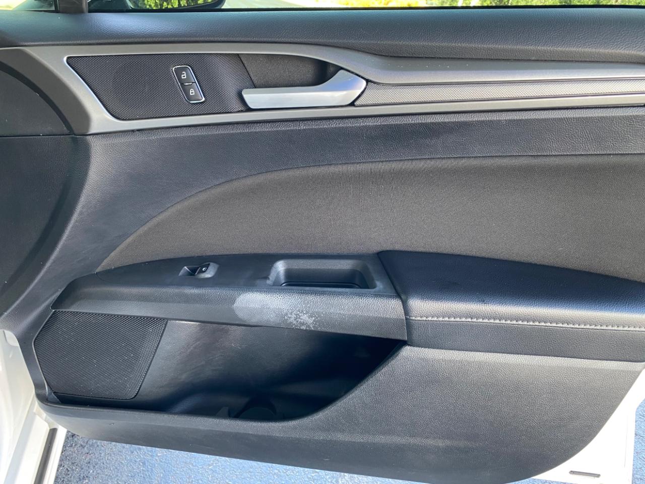 Ford Fusion SE FWD 2019