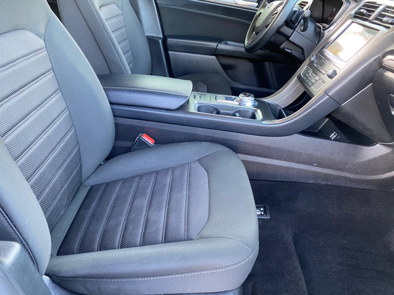 Ford Fusion SE FWD 2019