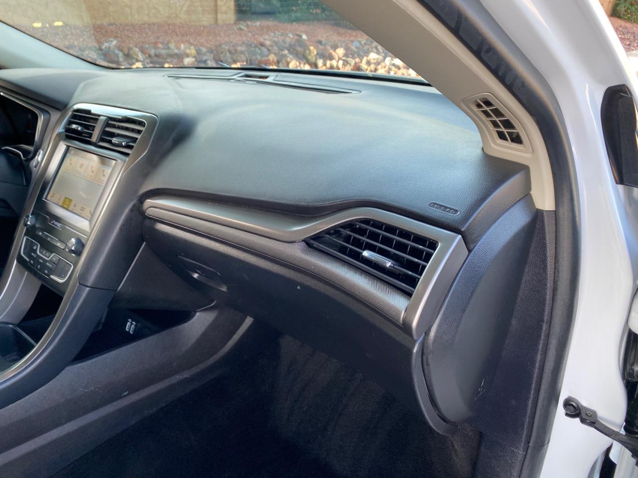 Ford Fusion SE FWD 2019