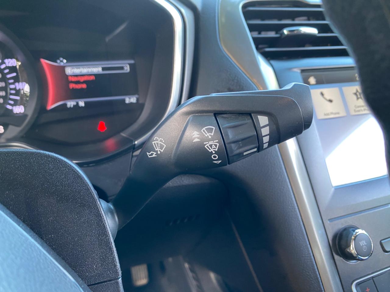 Ford Fusion SE FWD 2019