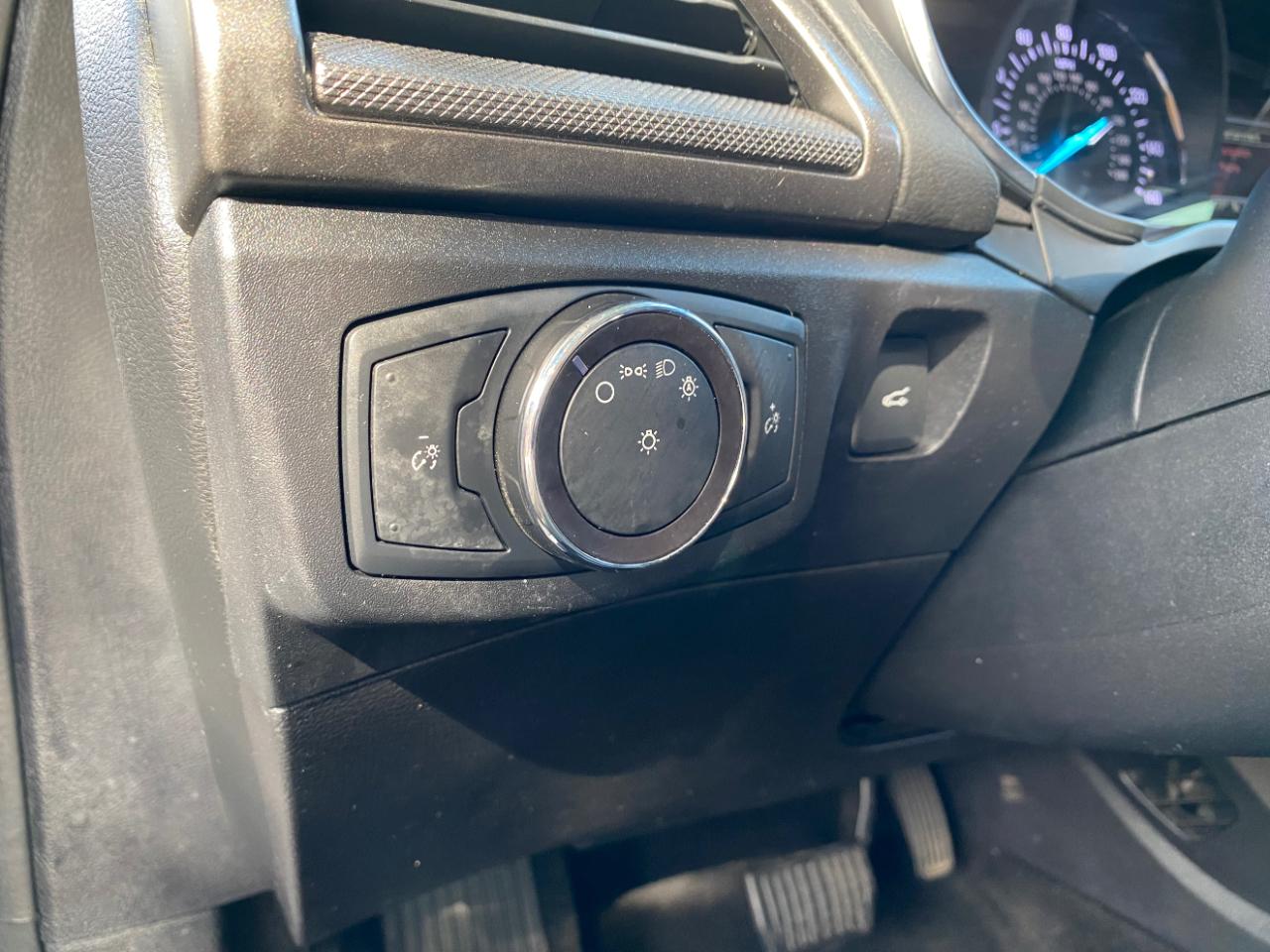 Ford Fusion SE FWD 2019