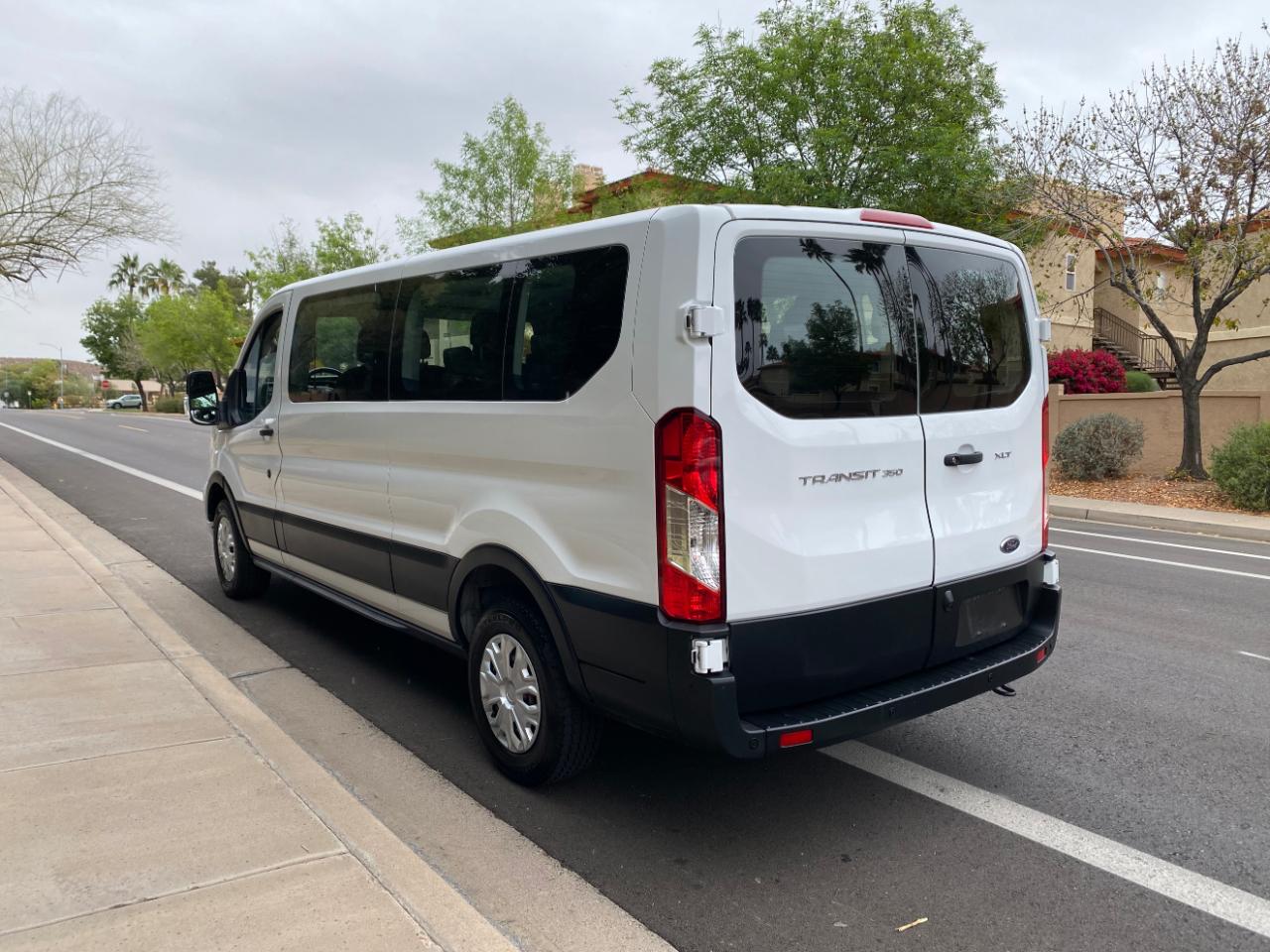 Ford Transit Passenger Wagon T-350 148" Low Roof XLT RWD 2022