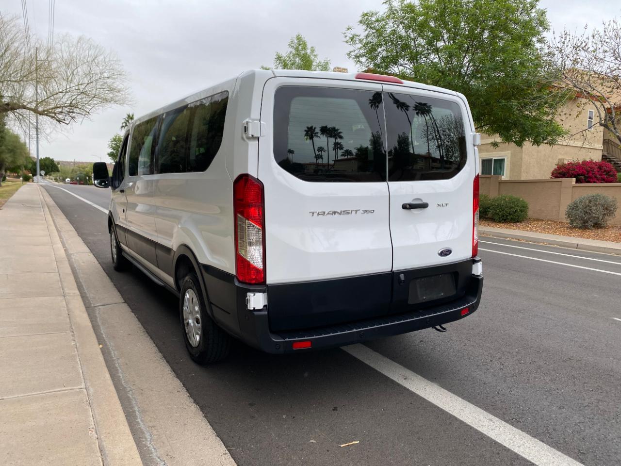Ford Transit Passenger Wagon T-350 148" Low Roof XLT RWD 2022