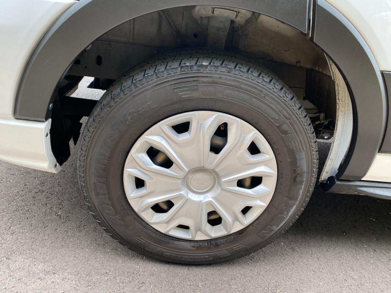 Ford Transit Passenger Wagon T-350 148" Low Roof XLT RWD 2022