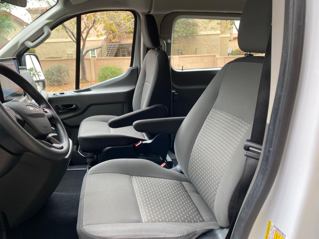 Ford Transit Passenger Wagon T-350 148" Low Roof XLT RWD 2022