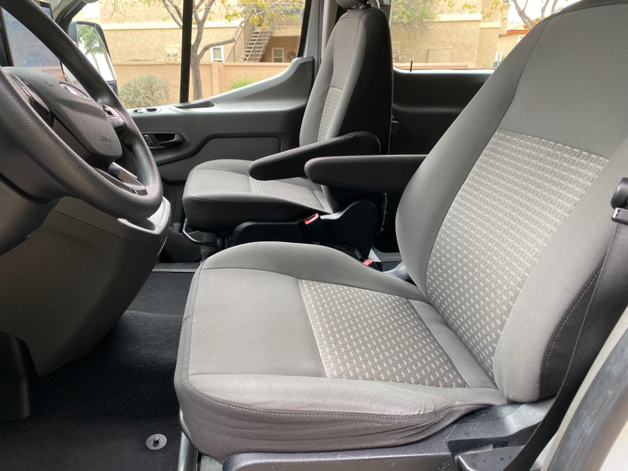 Ford Transit Passenger Wagon T-350 148" Low Roof XLT RWD 2022