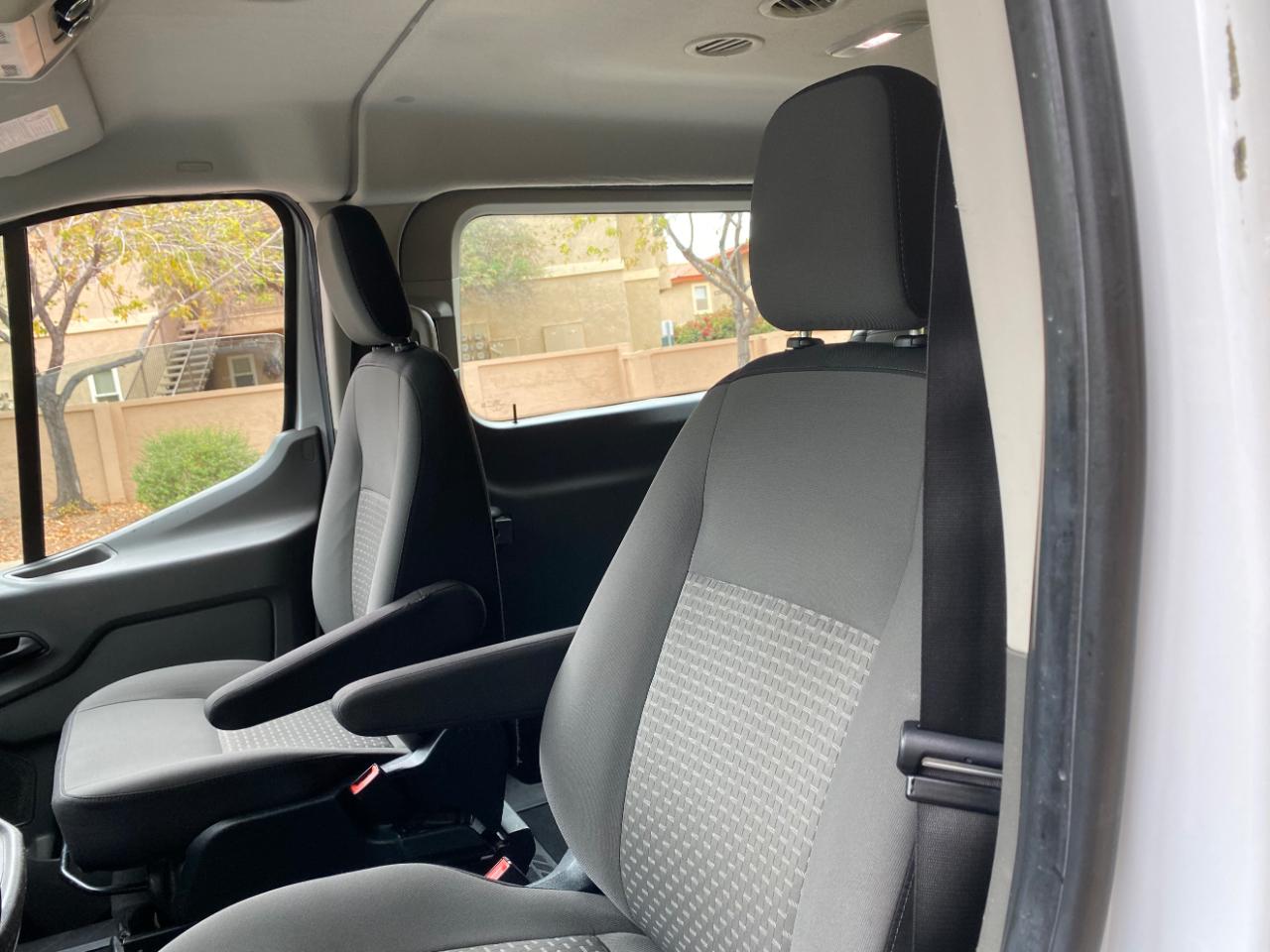 Ford Transit Passenger Wagon T-350 148" Low Roof XLT RWD 2022