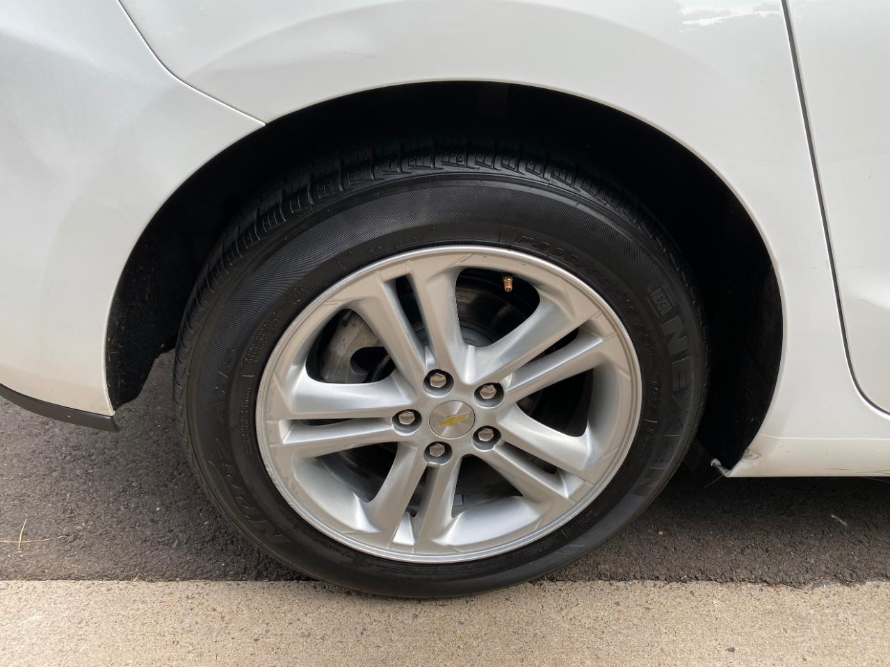 Chevrolet Cruze 4dr HB 1.4L LT w/1SD 2017