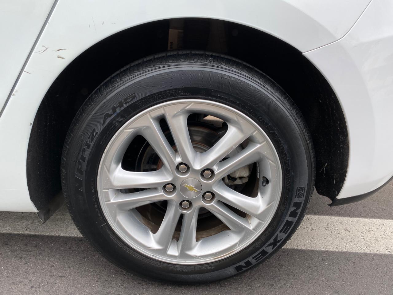 Chevrolet Cruze 4dr HB 1.4L LT w/1SD 2017