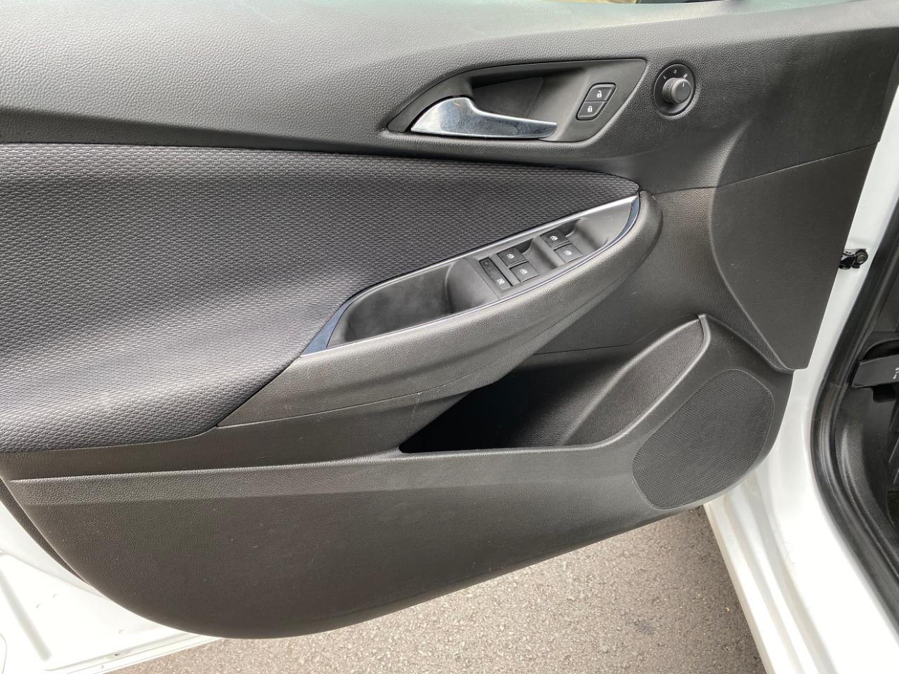 Chevrolet Cruze 4dr HB 1.4L LT w/1SD 2017