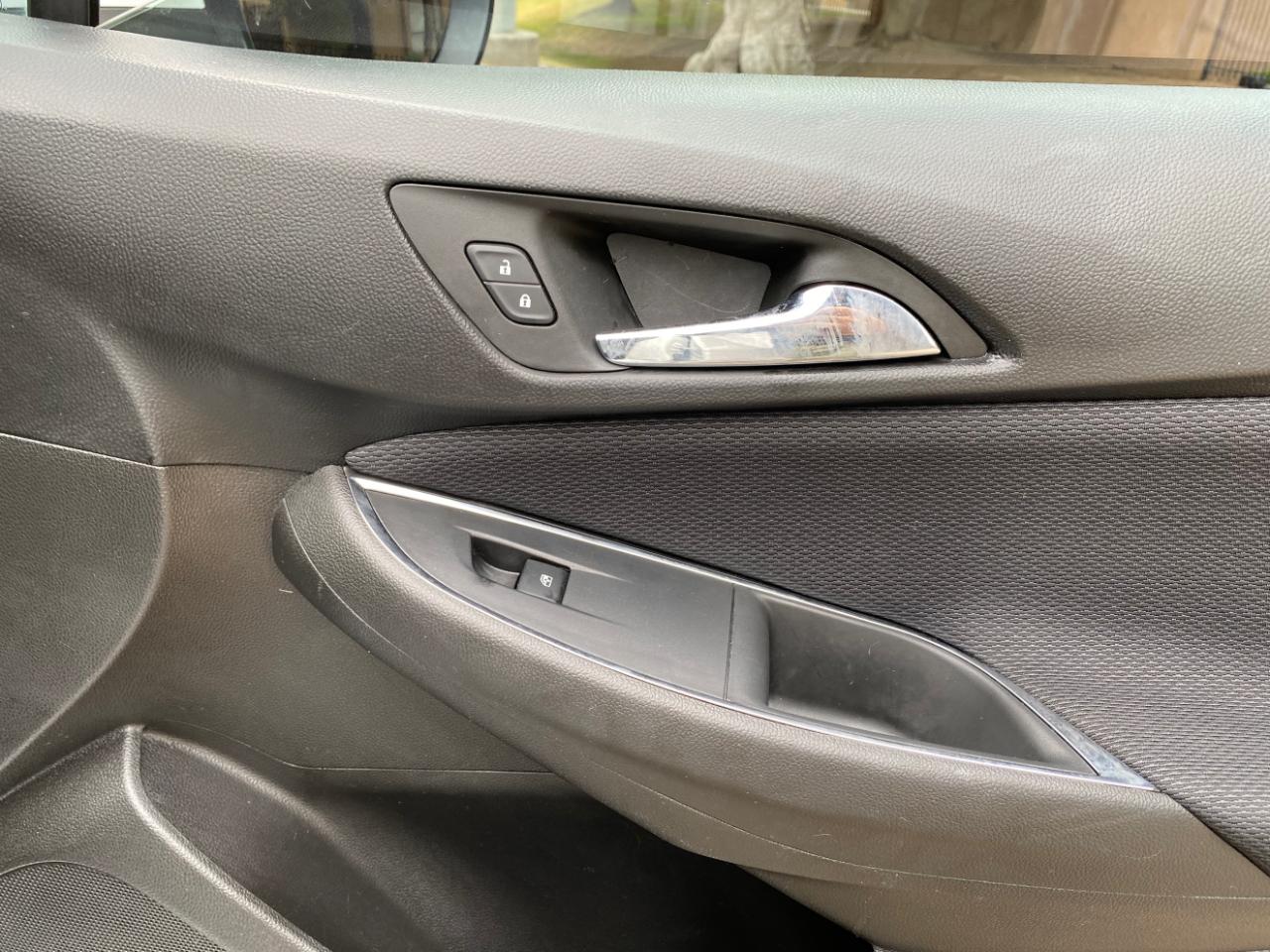 Chevrolet Cruze 4dr HB 1.4L LT w/1SD 2017