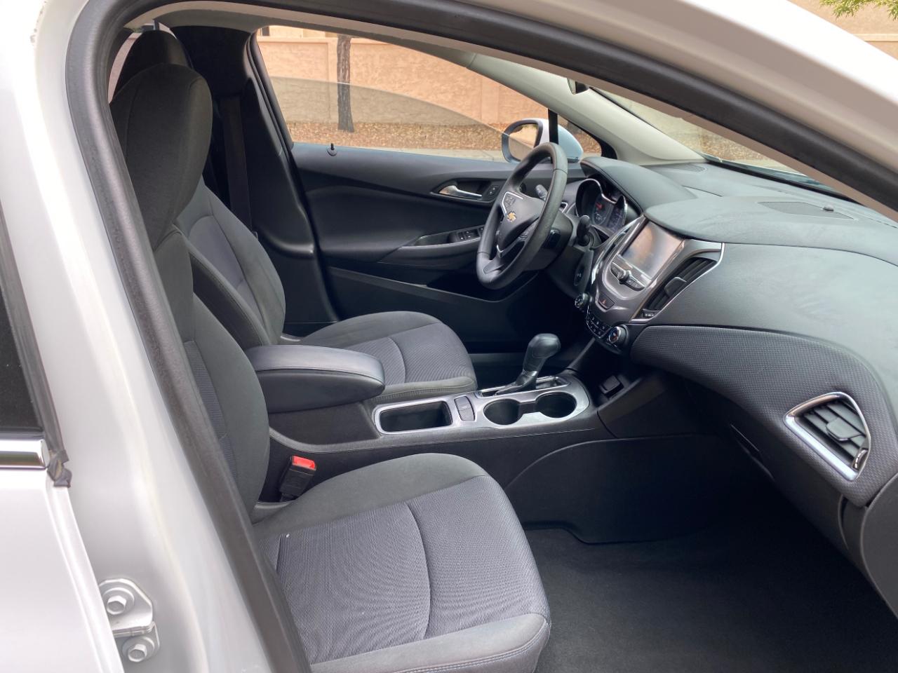 Chevrolet Cruze 4dr HB 1.4L LT w/1SD 2017