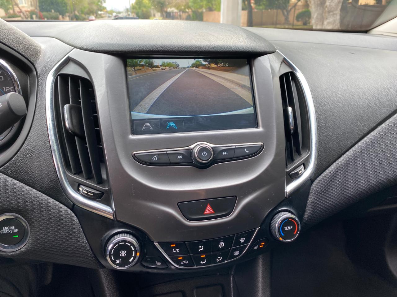 Chevrolet Cruze 4dr HB 1.4L LT w/1SD 2017