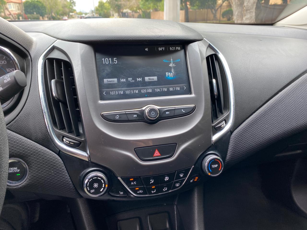 Chevrolet Cruze 4dr HB 1.4L LT w/1SD 2017