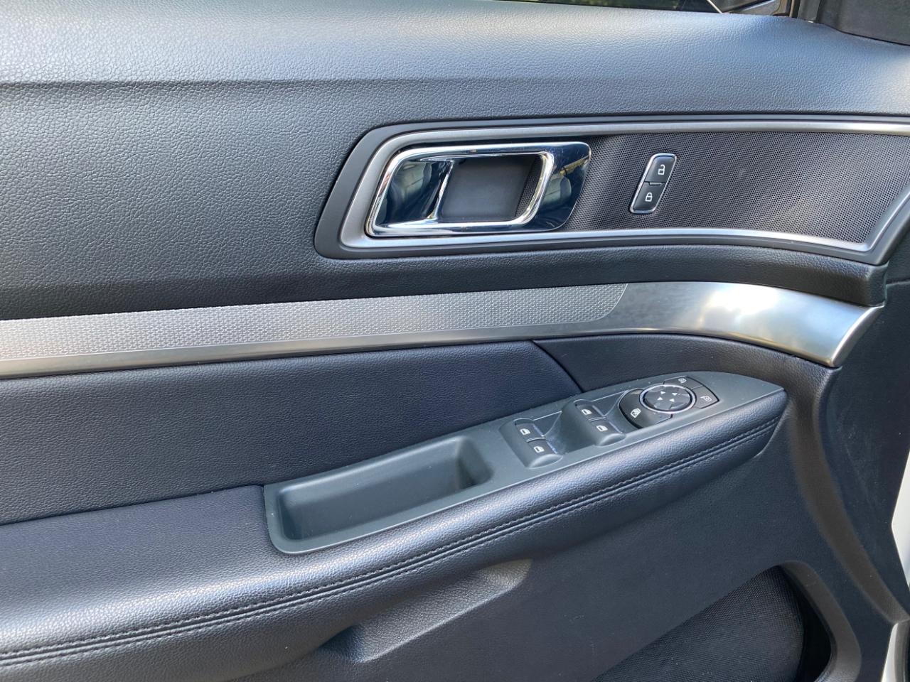 Ford Explorer XLT 4WD 2018