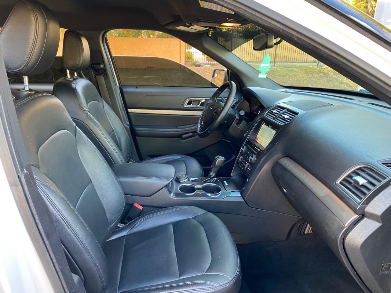 Ford Explorer XLT 4WD 2018