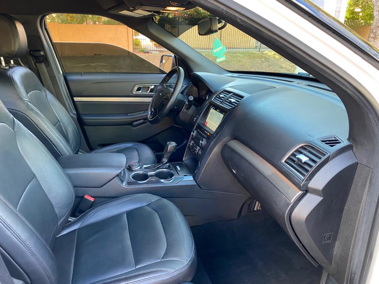 Ford Explorer XLT 4WD 2018