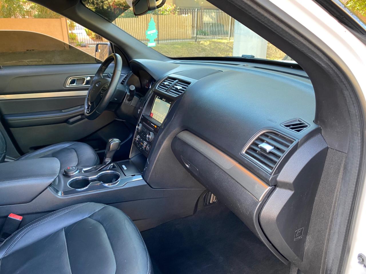 Ford Explorer XLT 4WD 2018