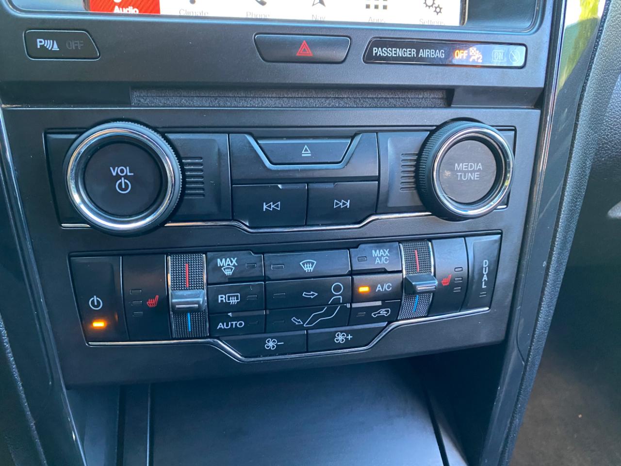 Ford Explorer XLT 4WD 2018