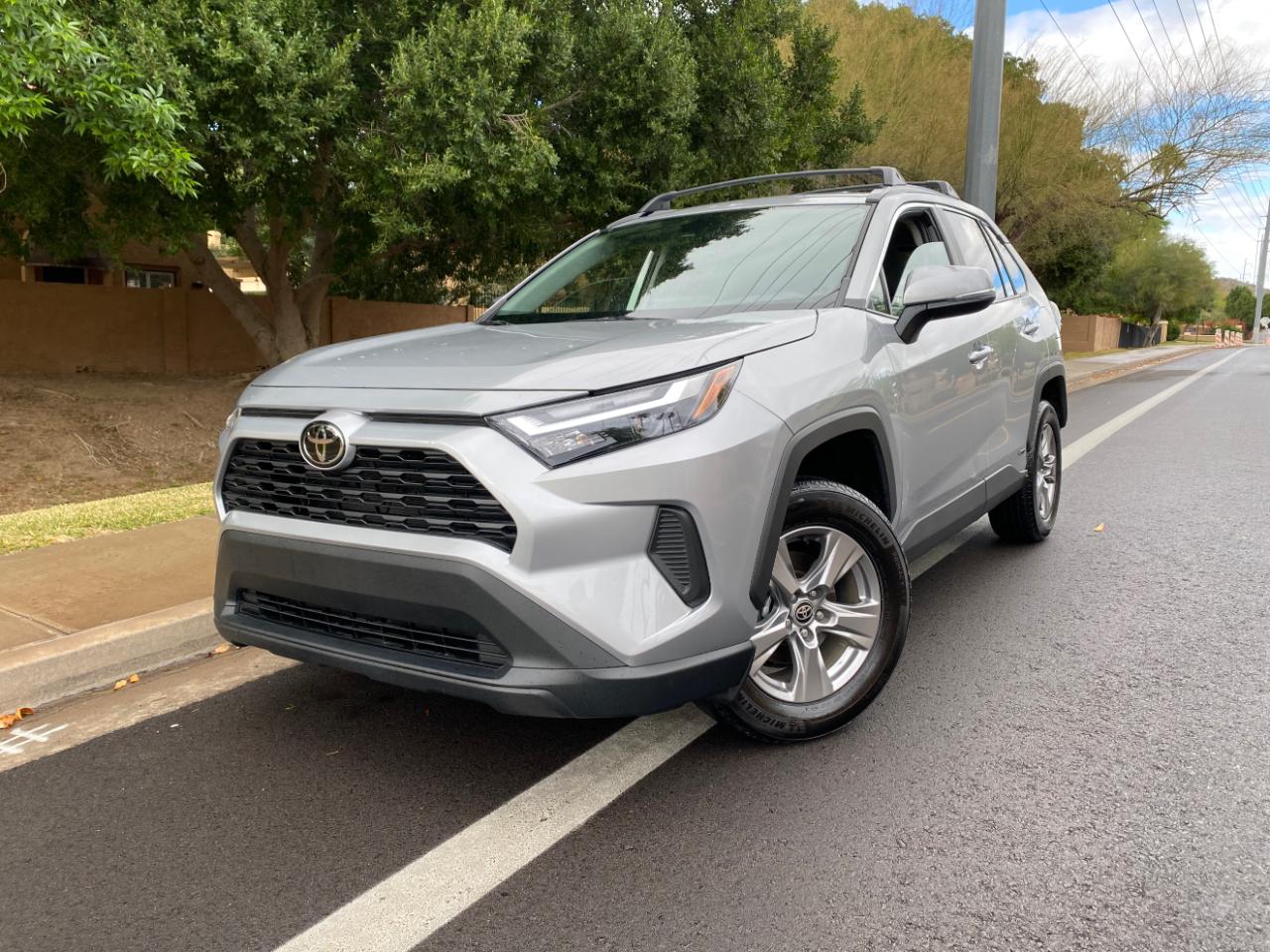 Toyota RAV4 Hybrid LE AWD (Natl) 2025