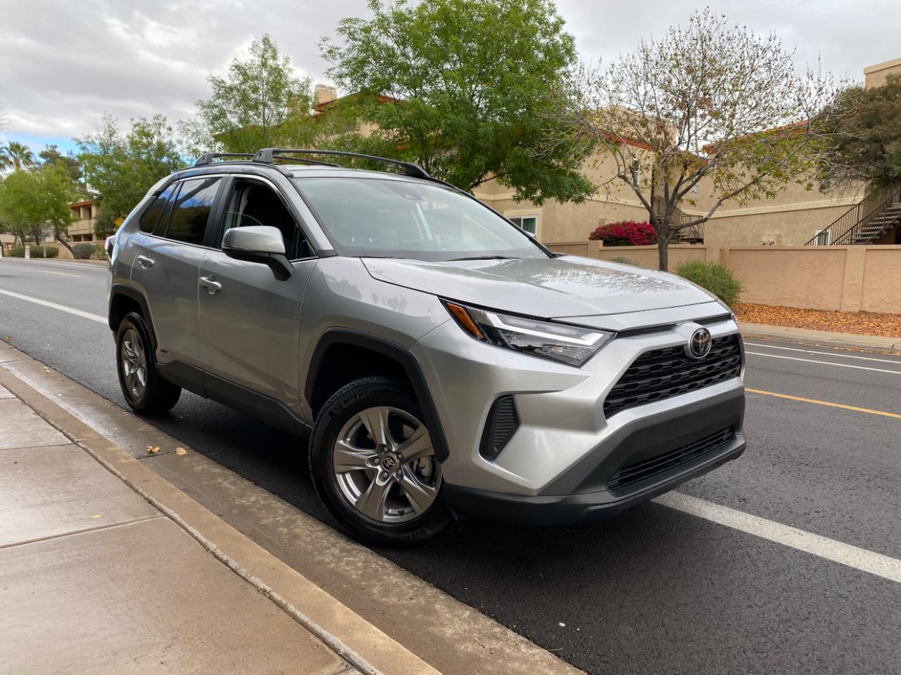Toyota RAV4 Hybrid LE AWD (Natl) 2025