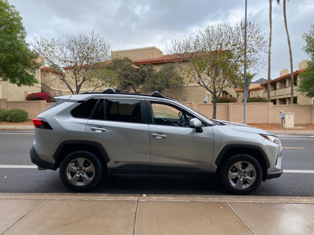 Toyota RAV4 Hybrid LE AWD (Natl) 2025