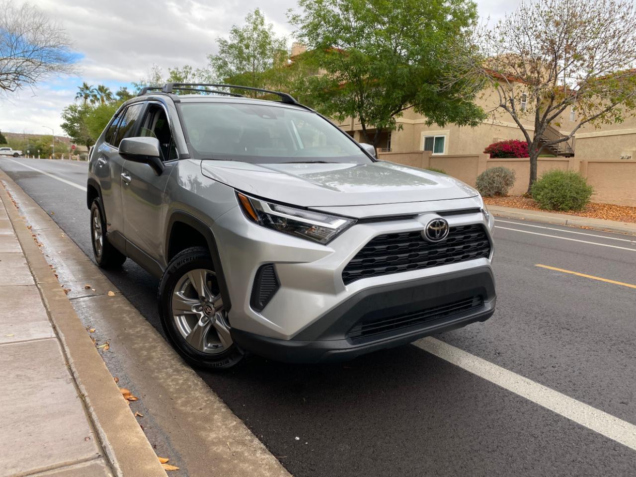 Toyota RAV4 Hybrid LE AWD (Natl) 2025