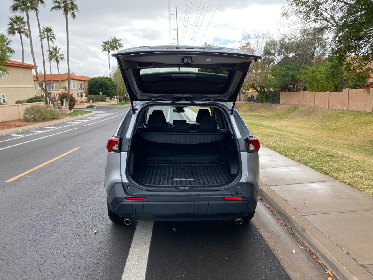 Toyota RAV4 Hybrid LE AWD (Natl) 2025