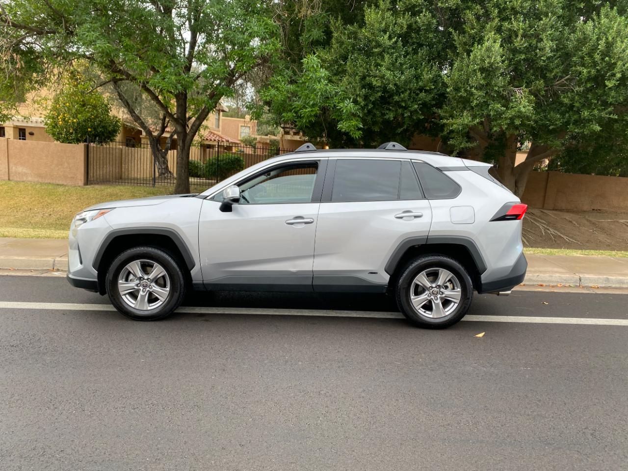 Toyota RAV4 Hybrid LE AWD (Natl) 2025