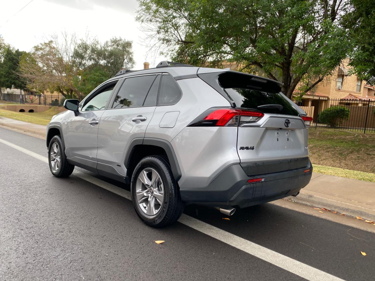 Toyota RAV4 Hybrid LE AWD (Natl) 2025