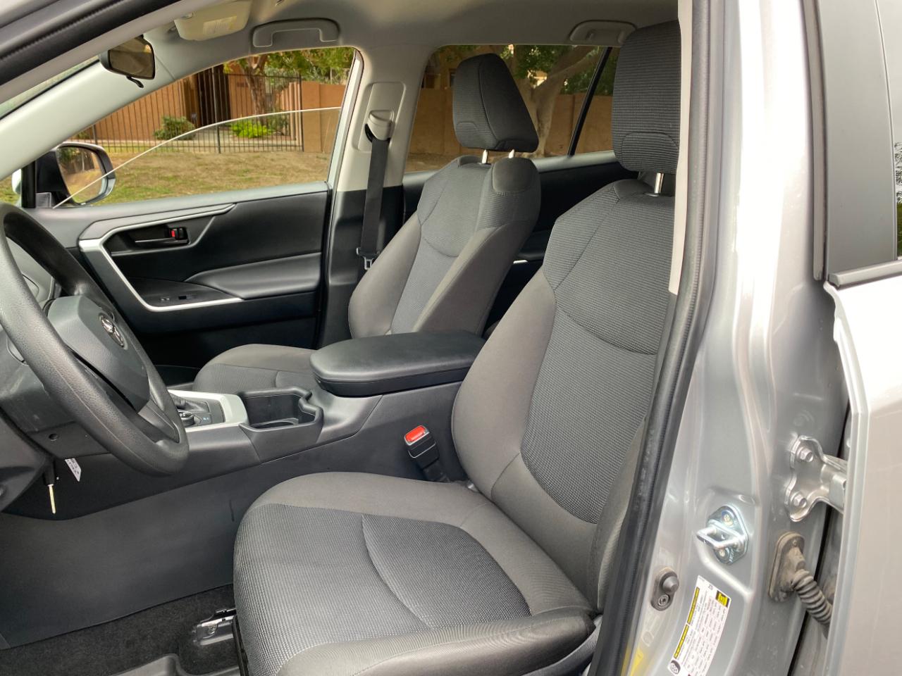 Toyota RAV4 Hybrid LE AWD (Natl) 2025