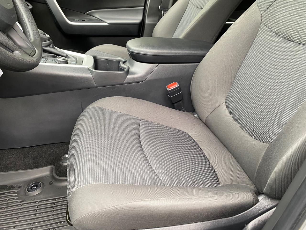 Toyota RAV4 Hybrid LE AWD (Natl) 2025