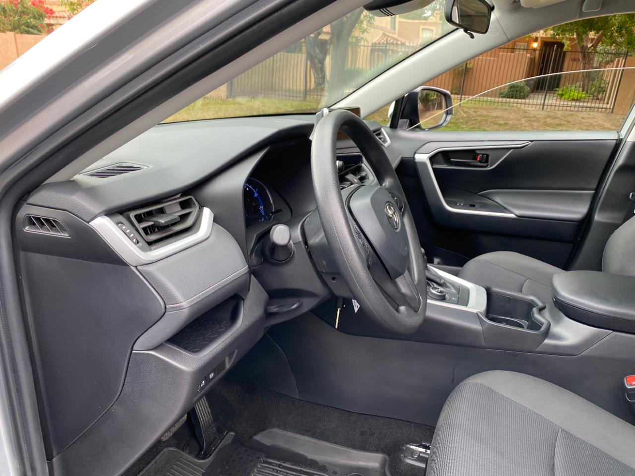 Toyota RAV4 Hybrid LE AWD (Natl) 2025