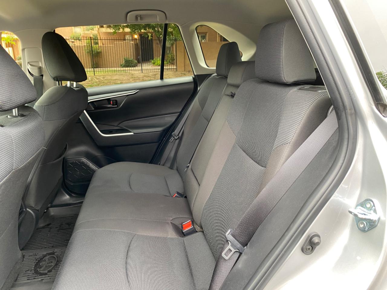 Toyota RAV4 Hybrid LE AWD (Natl) 2025