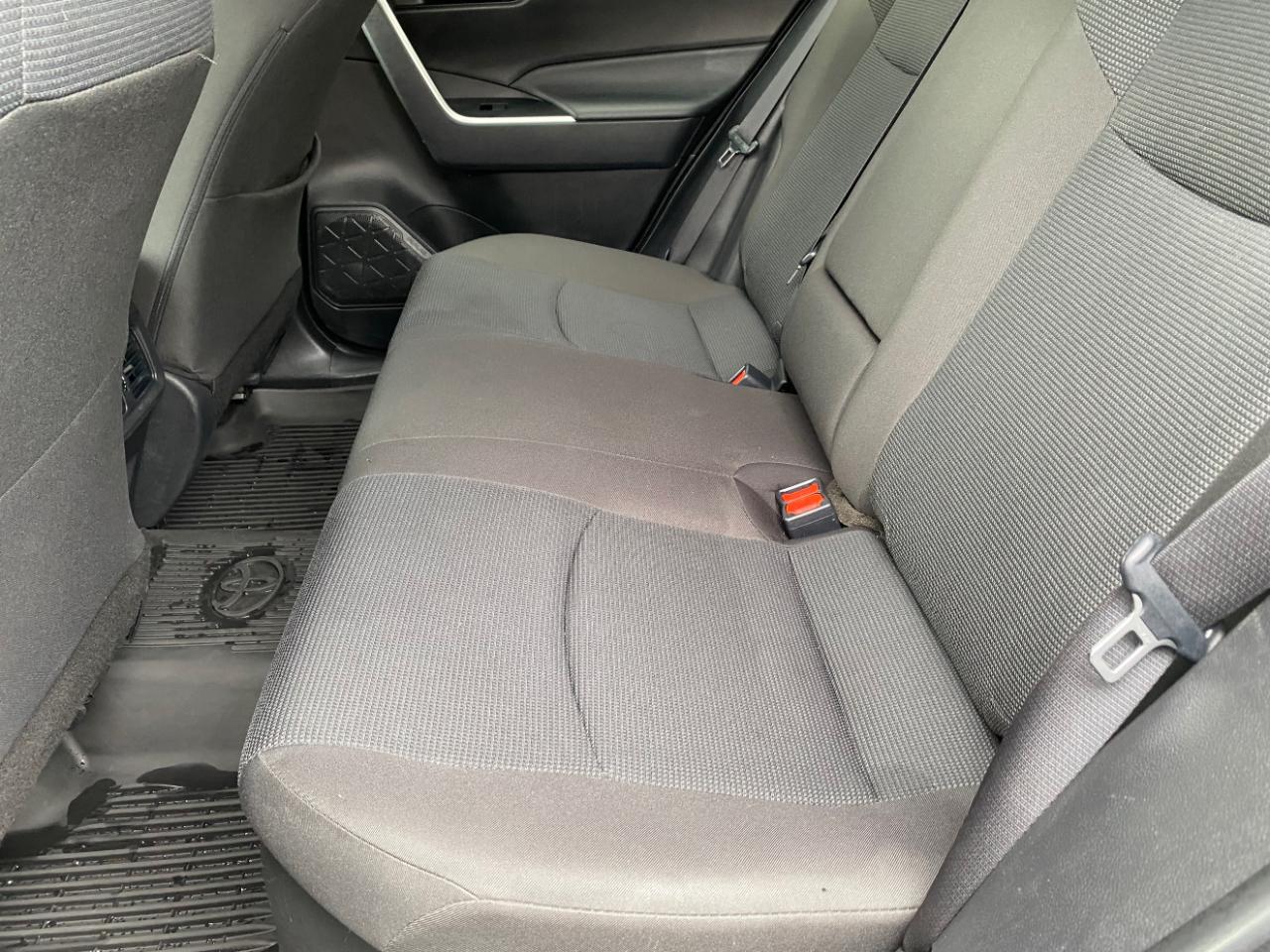 Toyota RAV4 Hybrid LE AWD (Natl) 2025