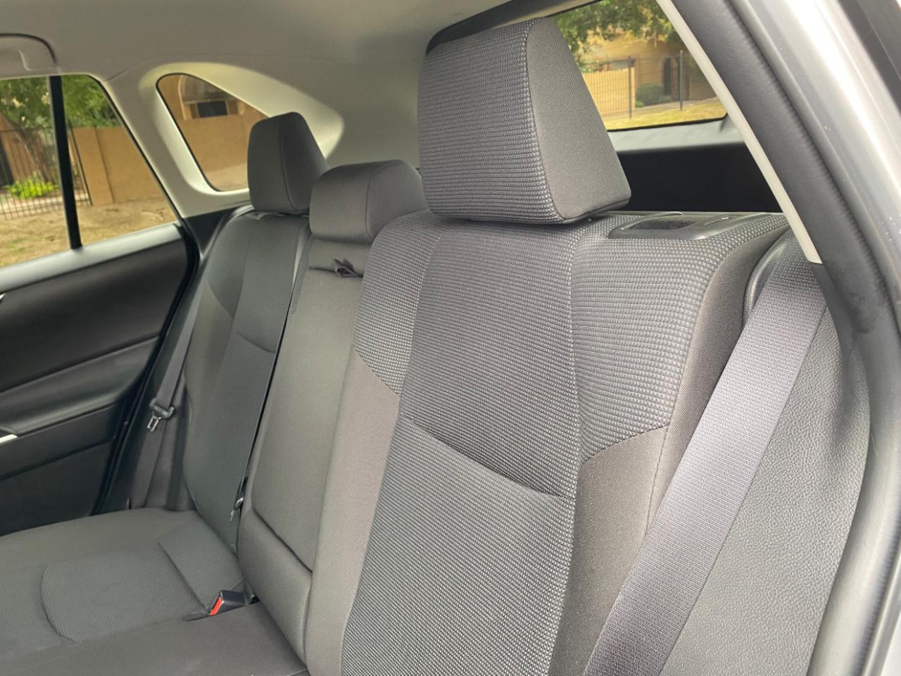 Toyota RAV4 Hybrid LE AWD (Natl) 2025