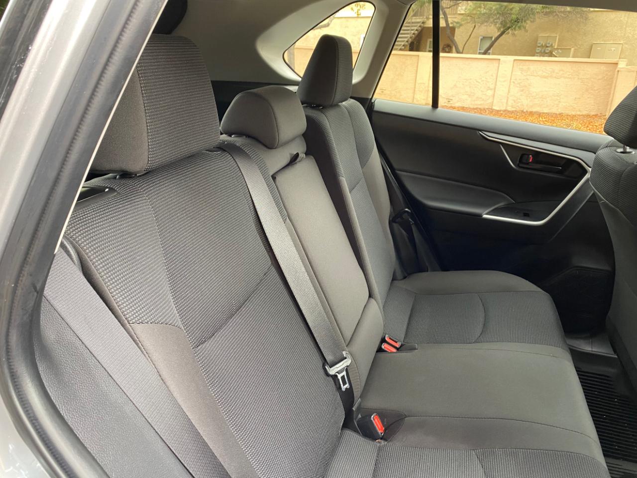 Toyota RAV4 Hybrid LE AWD (Natl) 2025